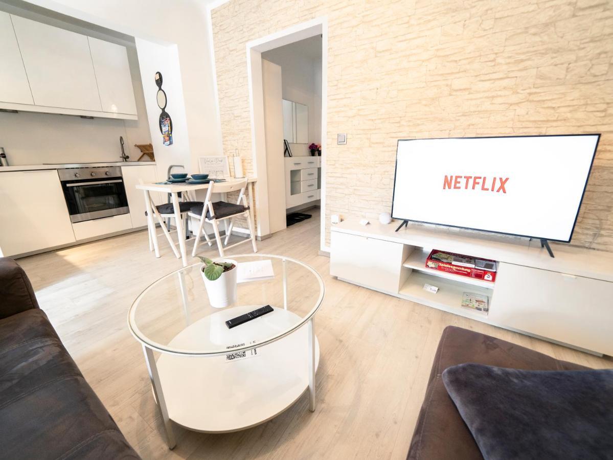 دورتموند Truth Apartment - Kingsize Bett - Netflix - Zentral المظهر الخارجي الصورة